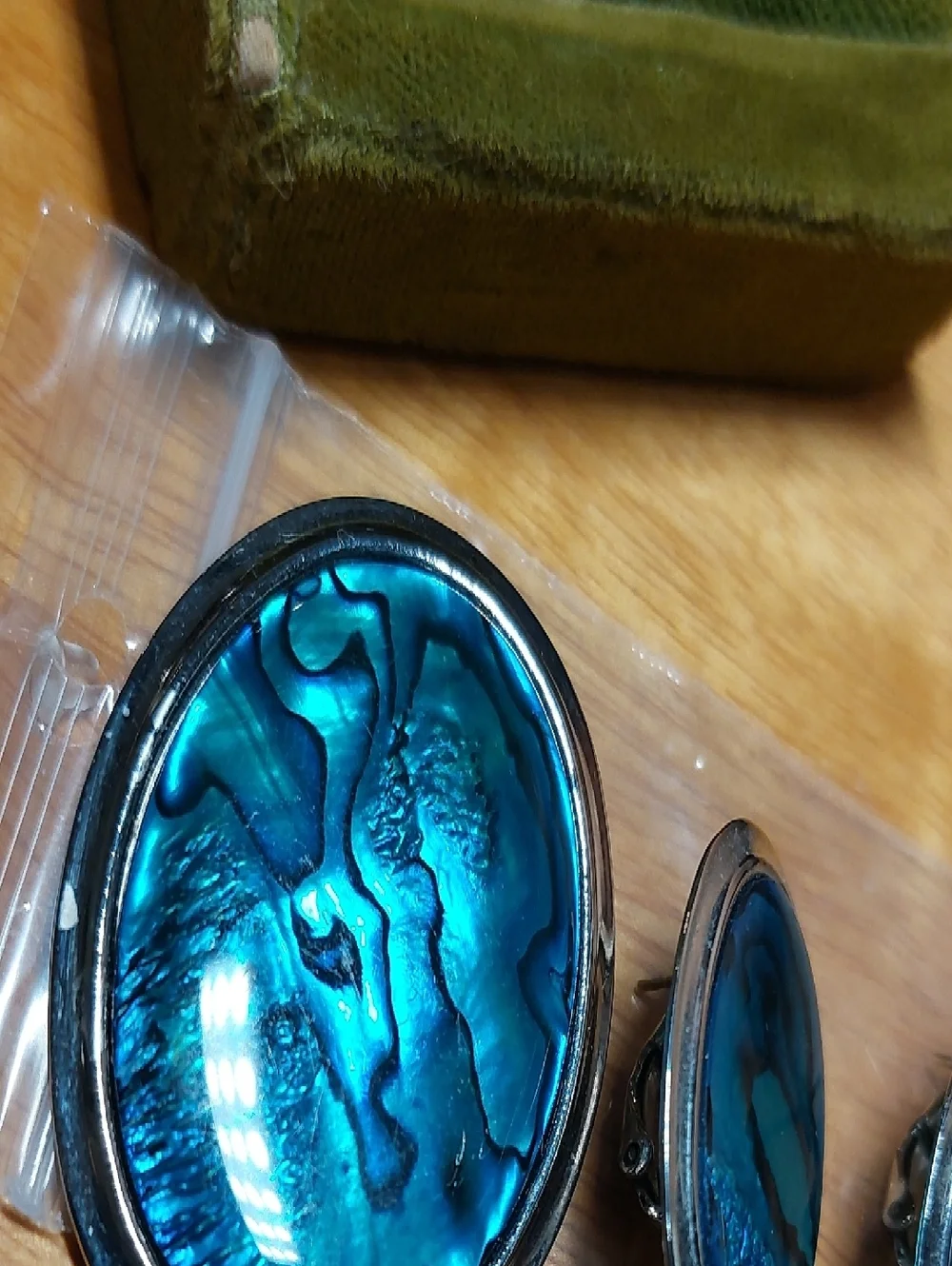 Butler Signed Abalone Brooch Pierced Earrings Set Oval Silvertone - Picture 7 of 7